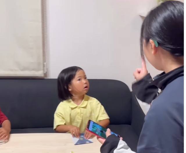 三女ちゃんに「なんて言ってる？」（提供：くりた家さん）