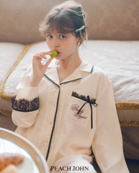加藤ナナさんが起用された「PEACH JOHN」の新作コレクション「60‘s VINTAGE COLLECTION」のビジュアル