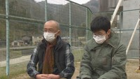 福島の自宅の様子などを語る土屋暢樹さん（左）と息子の天成さん（右）