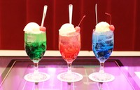 〈昭和喫茶ロマンス〉クリームソーダ全3種（提供）