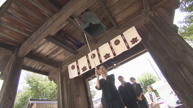 「今がいかに幸せか感じた」終戦から80年 鐘を鳴らし平和を祈る 岡山・長泉寺