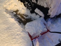 雪かきをしても2時間で5センチ積雪／安川さん（@yas_k15）提供