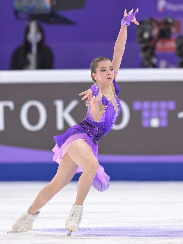 演技を見せるカミラ・ワリエワ選手