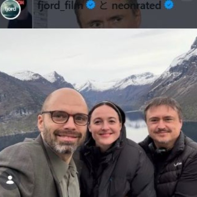 「FJORD フィヨルド」のインスタグラム＠fjord_filmより（左から）セバスチャン・スタン、レテーナ・レインスヴェ、クリスティアン・ムンジウ監督