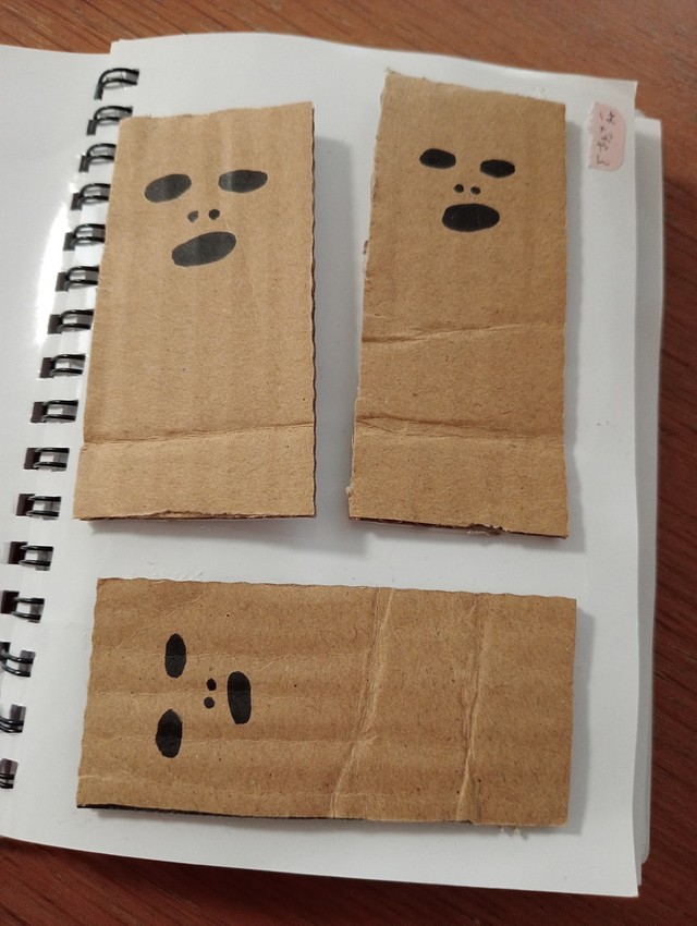 自作キャラクターはなやんたち（提供：カニ軍艦太郎さん）