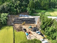 9月8日。盛り土作業が進められる