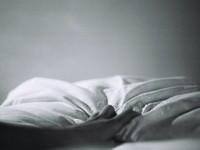 今宵も考える。夜に沈みも溺れもせず、浮かんでいられる心地よさとは