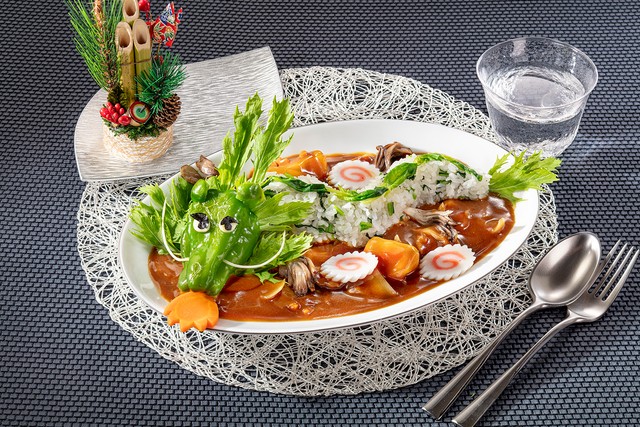「本格デコの干支ドラゴンカレー」（ハウス食品提供）
