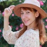 闘牛の問題点を指摘するジャーナリストの深月ユリア氏