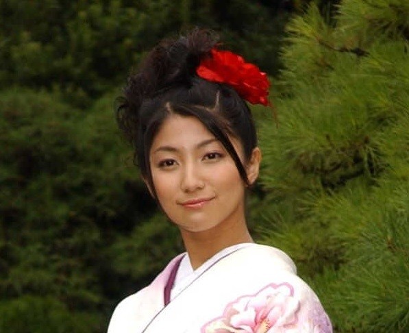 柳沢なな＝2006年11月撮影