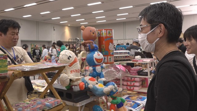【特集】あの頃に思いを馳せて　心躍る「四国レトロ商店街蚤の市」　懐かしの文房具やレコードなどがずらり　高松市