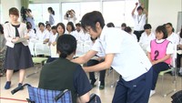 福祉を学ぶ高校生が介護技術を競う　岡山