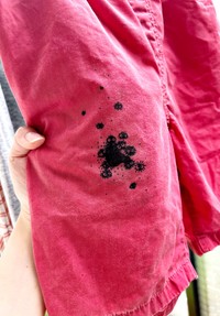 洗濯をしても色落ちしなかった「まっくろくろすけ」（画像提供：SAKI@DIY工作用さん）