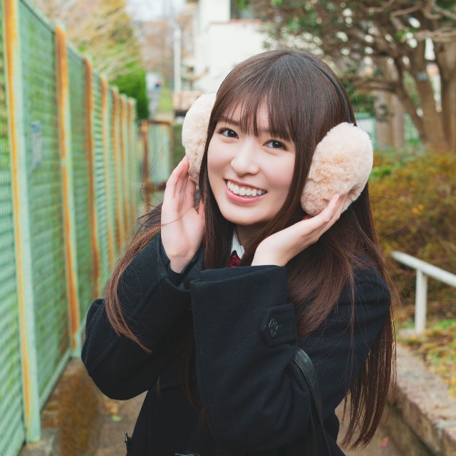 「B.L.T.graduation2026中学・高校卒業」（東京ニュース通信社刊）表紙・巻頭を務める乃木坂46・小川彩(撮影／細居幸次郎)
