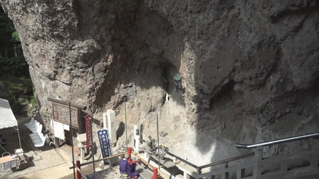 晴れた日に数分間だけ　今年も小豆島に夏至観音が姿を現す　香川