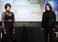 会見に臨んだ岩田美香（右）と安納サオリ