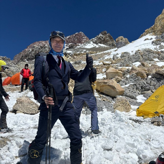 アタックキャンプであるプラザ・コレラに到着／さだ社長｜佐田展隆　公式X