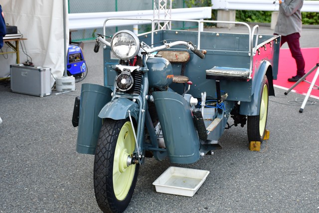 税制上のメリットなどもあり、昭和の時代にはこのようなバイクとクルマの中間のような乗り物がたくさん走っていました。
