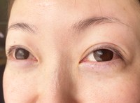 「アイシャンプー」で目のキワを洗い終えた様子