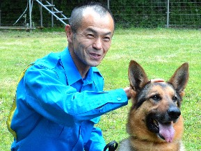 「警察犬と話せる」警部、全国の捜査員の指導係に