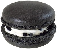 真っ黒マカロン