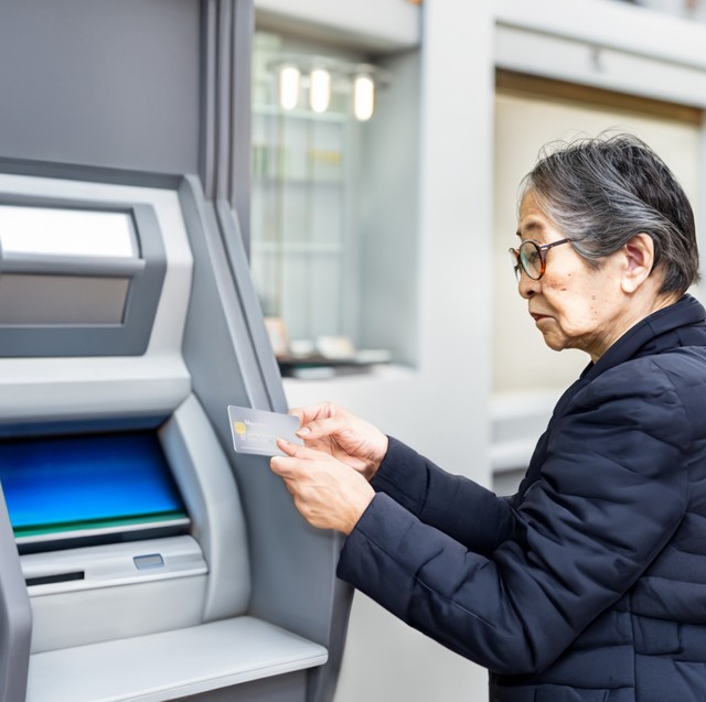 ATMを独占する理由は操作に不慣れなだけじゃない　※画像はAIが作成したイメージです（kelly marken/stock.adobe.com）