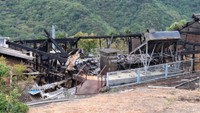 住宅火災の現場　香川県小豆島町　3日午前8時半ごろ