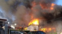 岡山・早島町の住宅地で火事　午後9時半時点で11世帯の類焼　２人を救急搬送　
