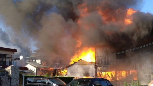 【速報】岡山・早島町の住宅密集地で建物火事　11世帯の類焼　3人軽傷か　