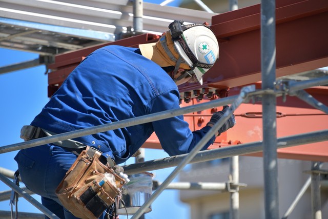 現役女子高生が持つ「とび職」のイメージは？　※画像はイメージです（godfather/stock.adobe.com）