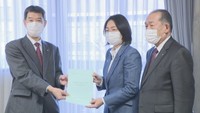 要望書の提出（岡山県庁）