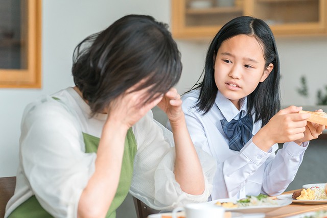 母が明らかに不調…これって更年期の症状なの？　写真はイメージです（buritora/stock.adobe.com）