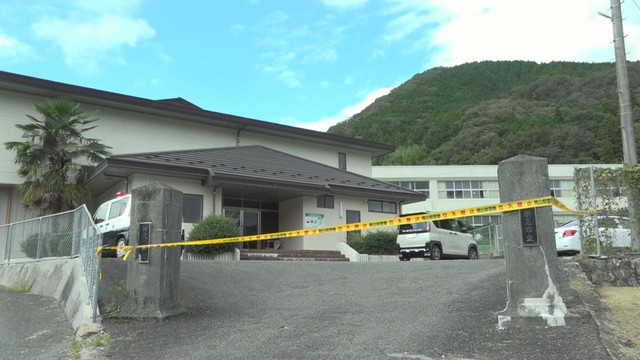 異臭騒ぎがあった神代小学校　新見市神郷下神代