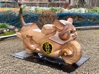 寺の飼い猫の名前にちなみ「アウアウ号」と名付けられた（雲林寺提供）