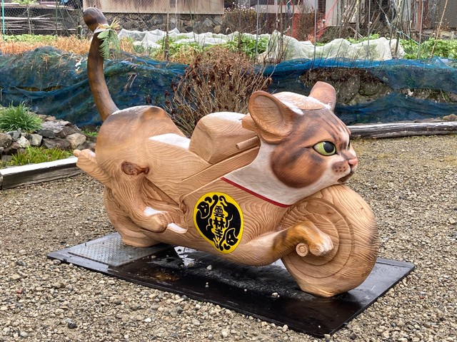 寺の飼い猫の名前にちなみ「アウアウ号」と名付けられた（雲林寺提供）