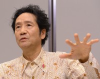 生前、〝純音楽家〟としての哲学をデイリースポーツの取材で語った遠藤賢司さん＝都内（2013年撮影）
