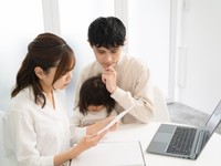 年収帯によってこどもNISAの利用目的に違いはある？　※画像はイメージです（rrice/stock.adobe.com）