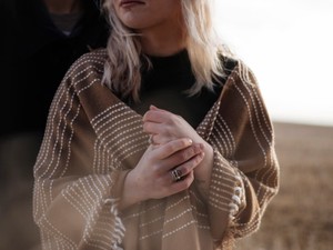 離婚した両親。唯一家族と呼べる存在の母からはまだ離れたくない