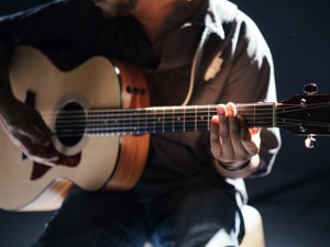 恋人から幼馴染に戻ってやっと応援できた。彼はきっと音楽で有名になる　