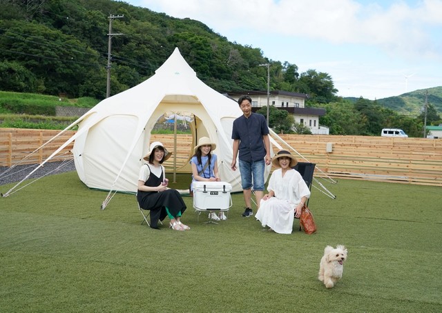 愛犬家にはたまらないキャンプ場がオープン、こちらは淡路名産たまねぎの形をした貸しテント