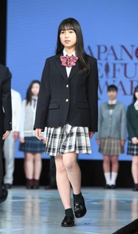 グランプリを受賞した織田ひまり＝東京・ベルエポック美容専門学校（撮影・金田祐二）