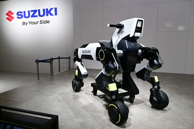 このヘッドの形状、全体のフォルム、そして「MOQBA」というネーミング。絶対あれをリスペクトしてますよね