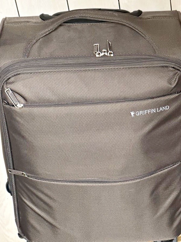 モモンガが隠れていたスーツケース（画像提供：ちゃちゃまると下僕さん）