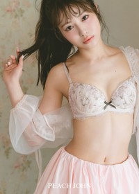 浅原凜さんが登場した「PEACH JOHN」夏の新作ランジェリーのビジュアル