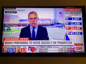 米テレビのあからさまな肩入れ報道　NYでCNNとFOXを見続けて感じた深刻な危機