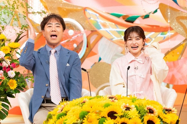MCの藤井隆さん、井上咲楽さん©ABCテレビ
