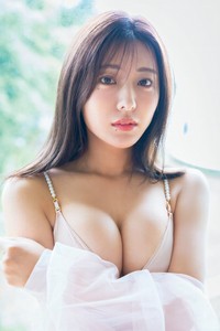 「FLASH」（25年8月19日発売号）で表紙・巻頭を飾った白戸ゆめのⓒ光文社／週刊FLASH（写真・唐木貴央）