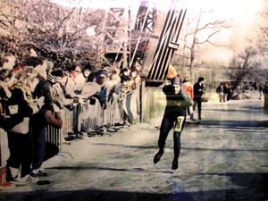 厳寒の年しか開けない幻のレース　オランダの200キロスケートマラソン