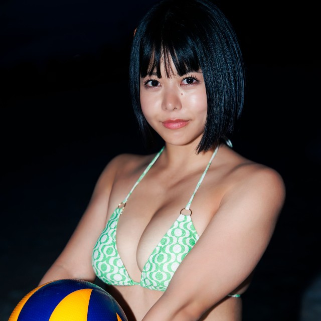 ちなぷぷデジタル写真集「楽園遊泳〜prologue〜」©桑島智輝／集英社より