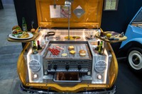 ワインクーラーやガストロノームなど全部のオプションを搭載したハイスペックモデル